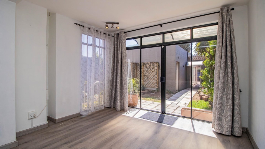 3 Bedroom Property for Sale in Beyerspark Gauteng
