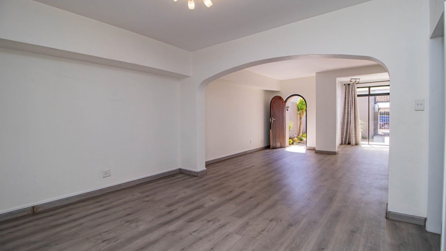 3 Bedroom Property for Sale in Beyerspark Gauteng