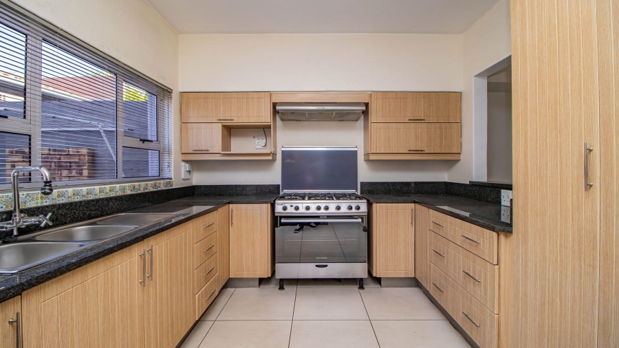 3 Bedroom Property for Sale in Beyerspark Gauteng