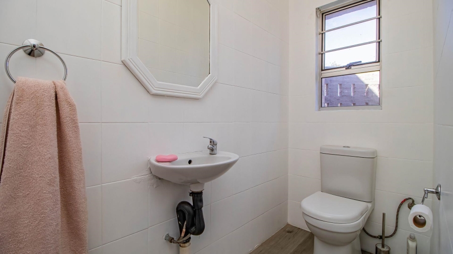 3 Bedroom Property for Sale in Beyerspark Gauteng