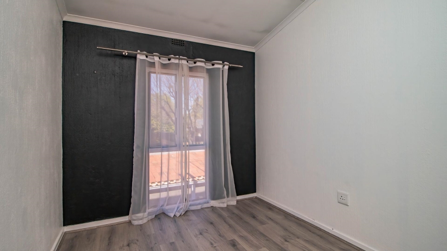 3 Bedroom Property for Sale in Beyerspark Gauteng