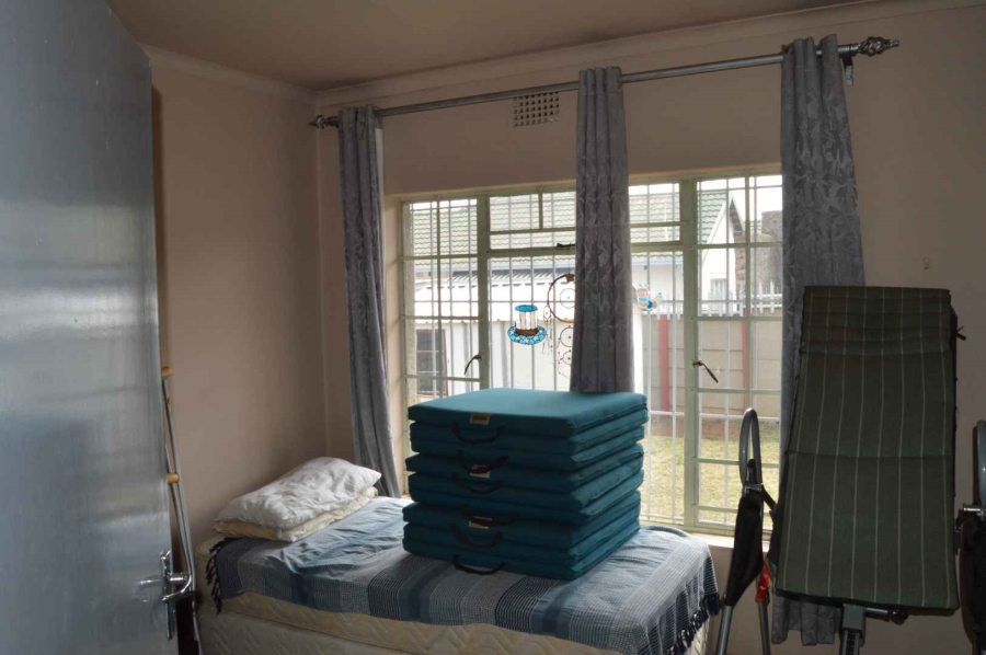 4 Bedroom Property for Sale in Verwoerdpark Gauteng