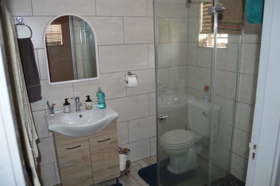 4 Bedroom Property for Sale in Verwoerdpark Gauteng