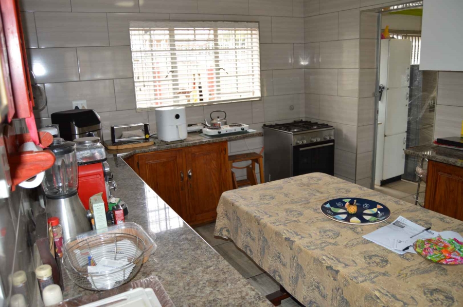 4 Bedroom Property for Sale in Verwoerdpark Gauteng