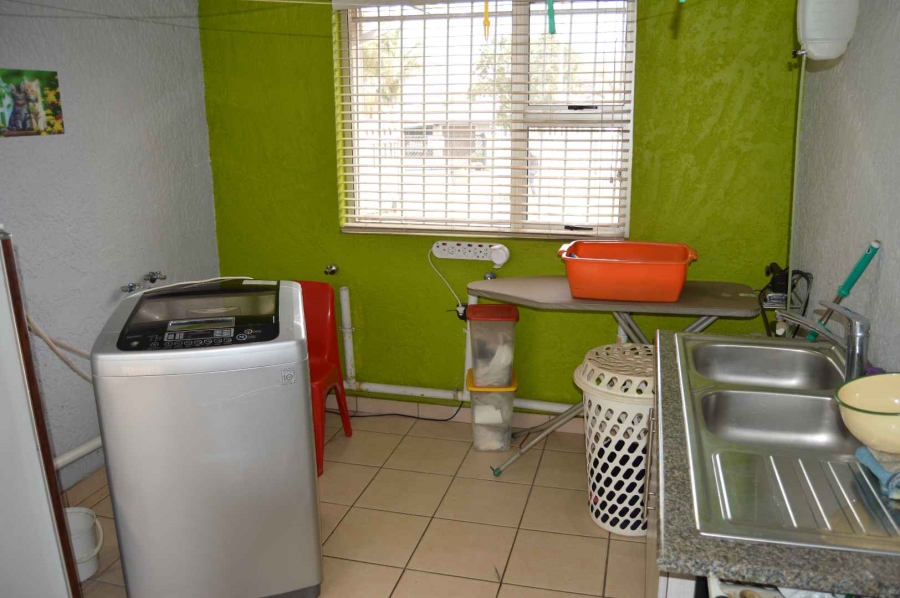 4 Bedroom Property for Sale in Verwoerdpark Gauteng