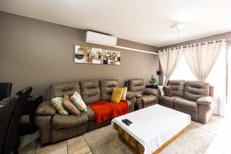 3 Bedroom Property for Sale in Wapadrand Gauteng