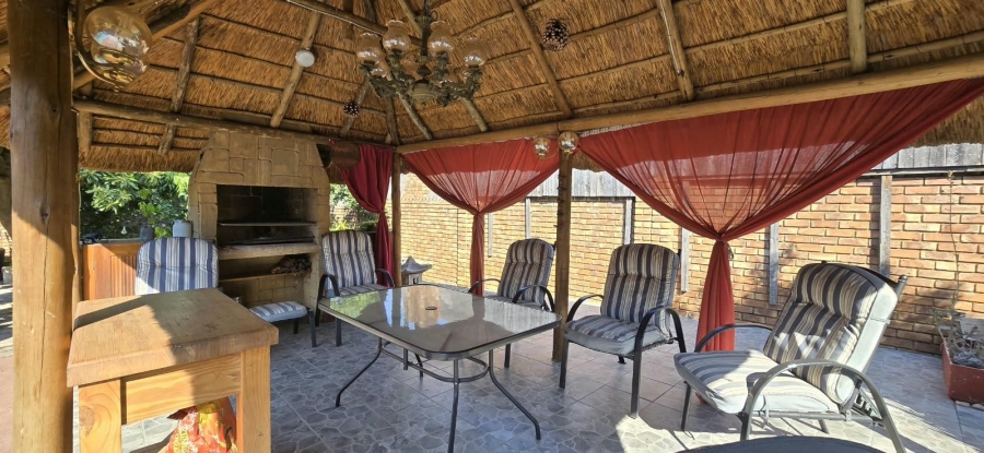 5 Bedroom Property for Sale in Mountain View Gauteng