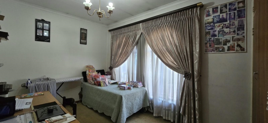 5 Bedroom Property for Sale in Mountain View Gauteng