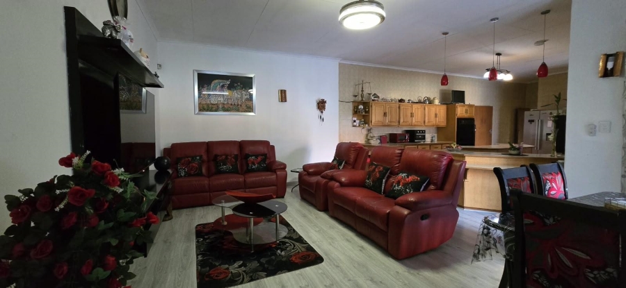 5 Bedroom Property for Sale in Mountain View Gauteng