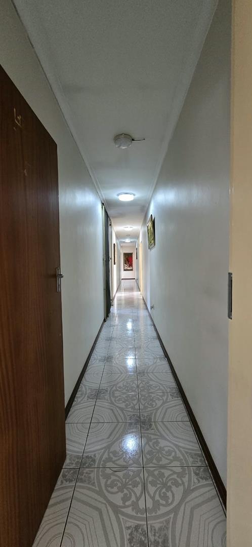 5 Bedroom Property for Sale in Mountain View Gauteng