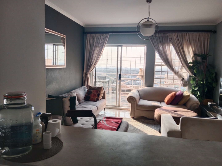 To Let 3 Bedroom Property for Rent in Sunnyrock Gauteng