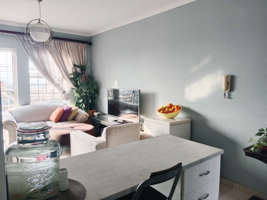 To Let 3 Bedroom Property for Rent in Sunnyrock Gauteng