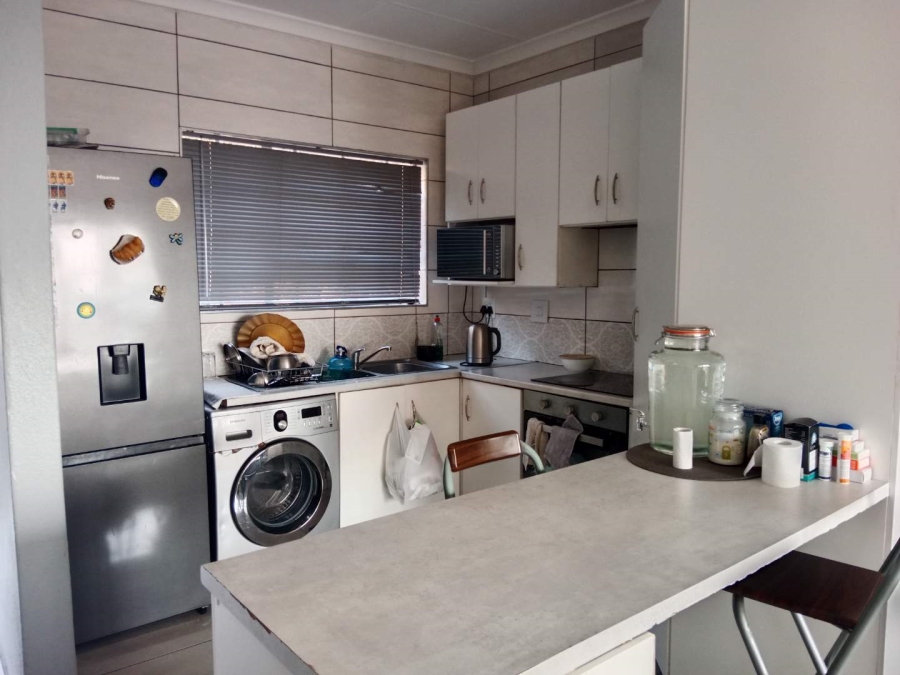 To Let 3 Bedroom Property for Rent in Sunnyrock Gauteng