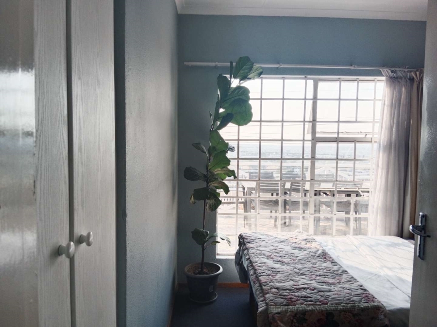 To Let 3 Bedroom Property for Rent in Sunnyrock Gauteng