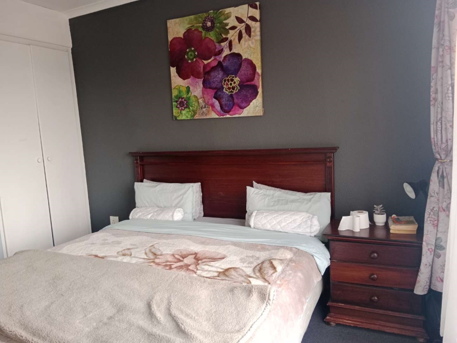 To Let 3 Bedroom Property for Rent in Sunnyrock Gauteng