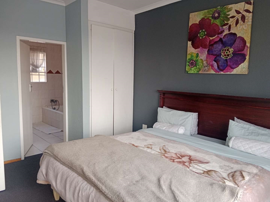 To Let 3 Bedroom Property for Rent in Sunnyrock Gauteng