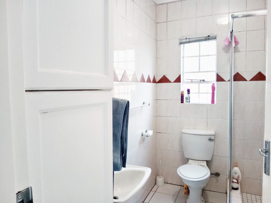 To Let 3 Bedroom Property for Rent in Sunnyrock Gauteng
