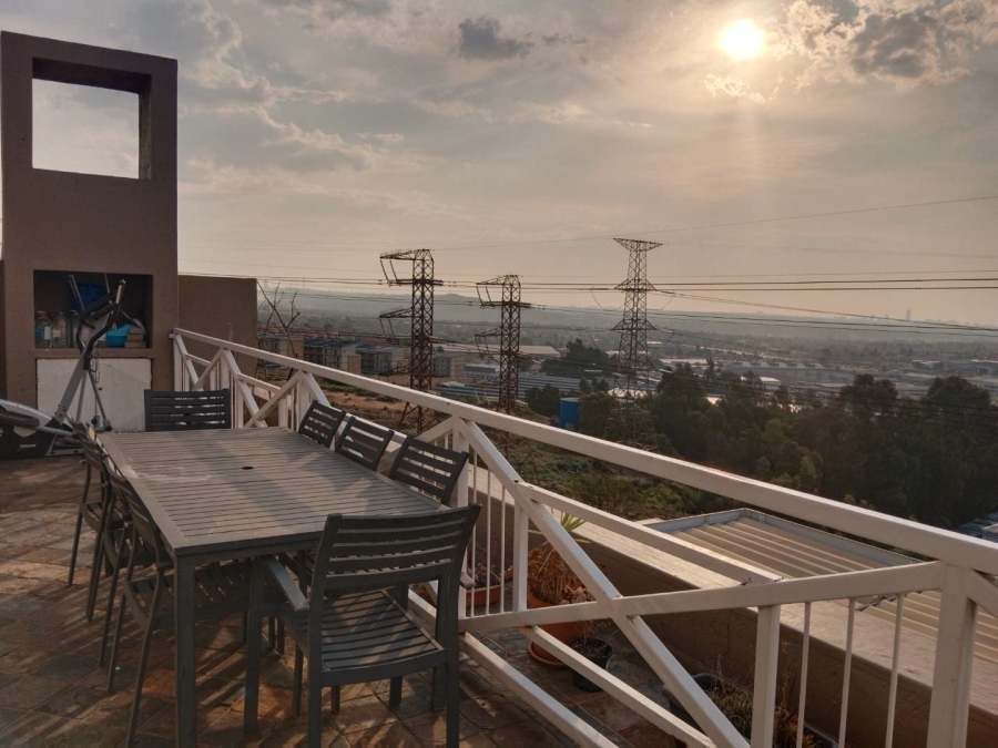 To Let 3 Bedroom Property for Rent in Sunnyrock Gauteng