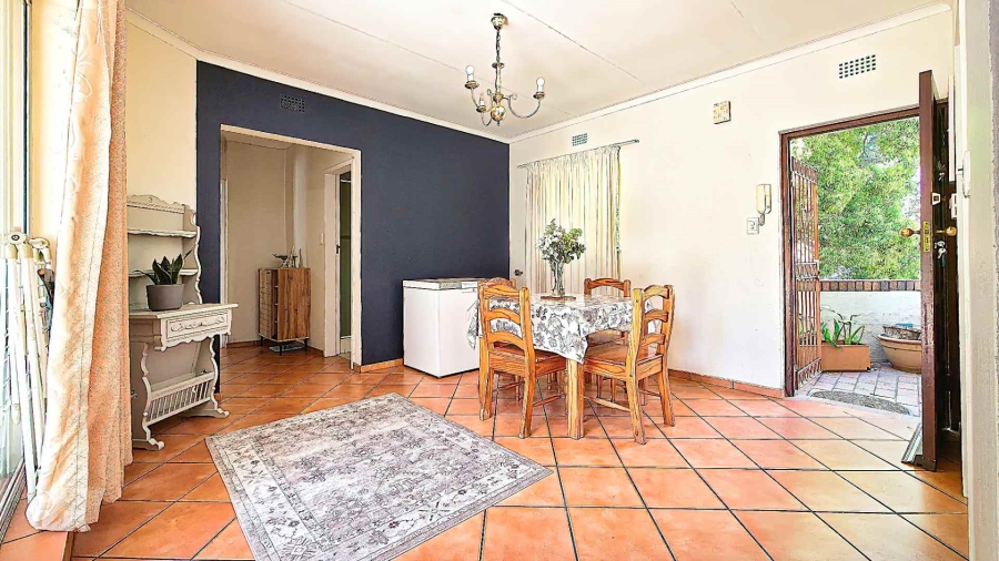 To Let 2 Bedroom Property for Rent in Sandown Gauteng