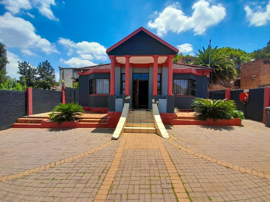 10 Bedroom Property for Sale in Bertrams Gauteng