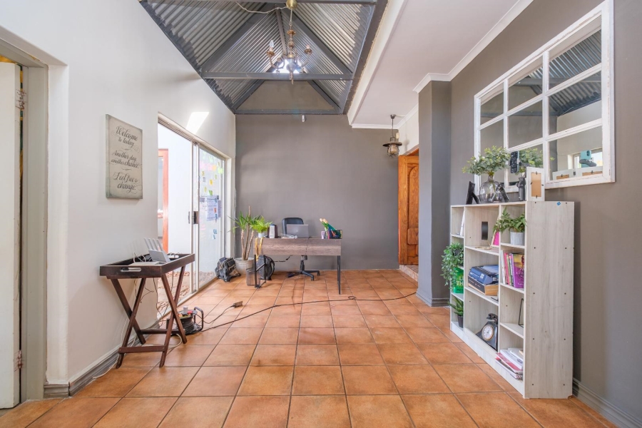5 Bedroom Property for Sale in Eldoraigne Gauteng