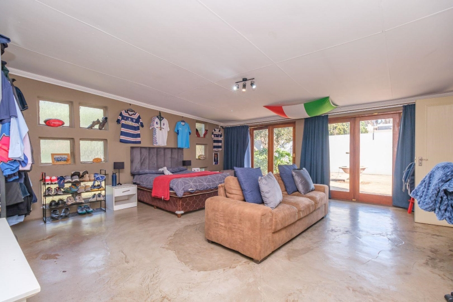 5 Bedroom Property for Sale in Eldoraigne Gauteng