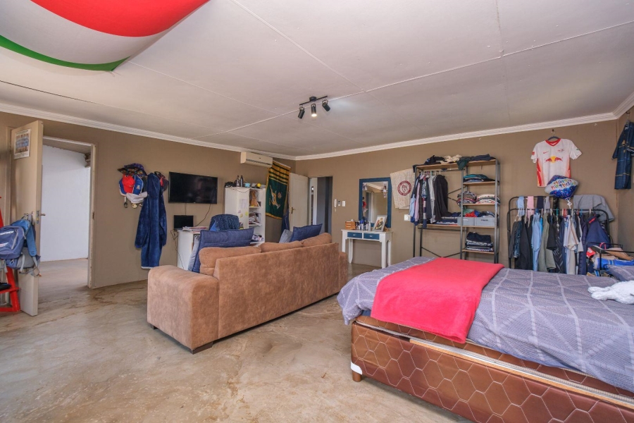5 Bedroom Property for Sale in Eldoraigne Gauteng