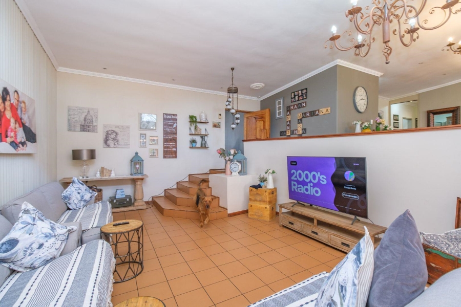 5 Bedroom Property for Sale in Eldoraigne Gauteng