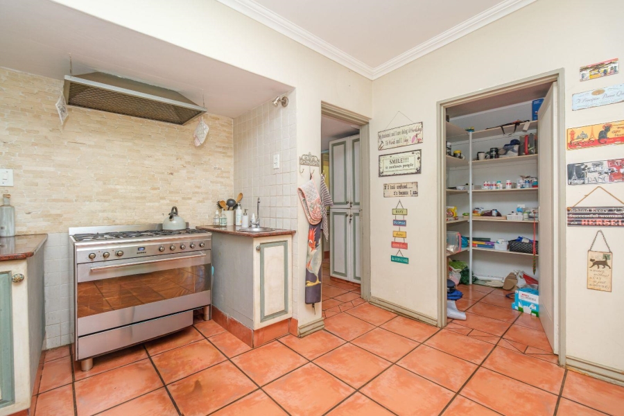 5 Bedroom Property for Sale in Eldoraigne Gauteng