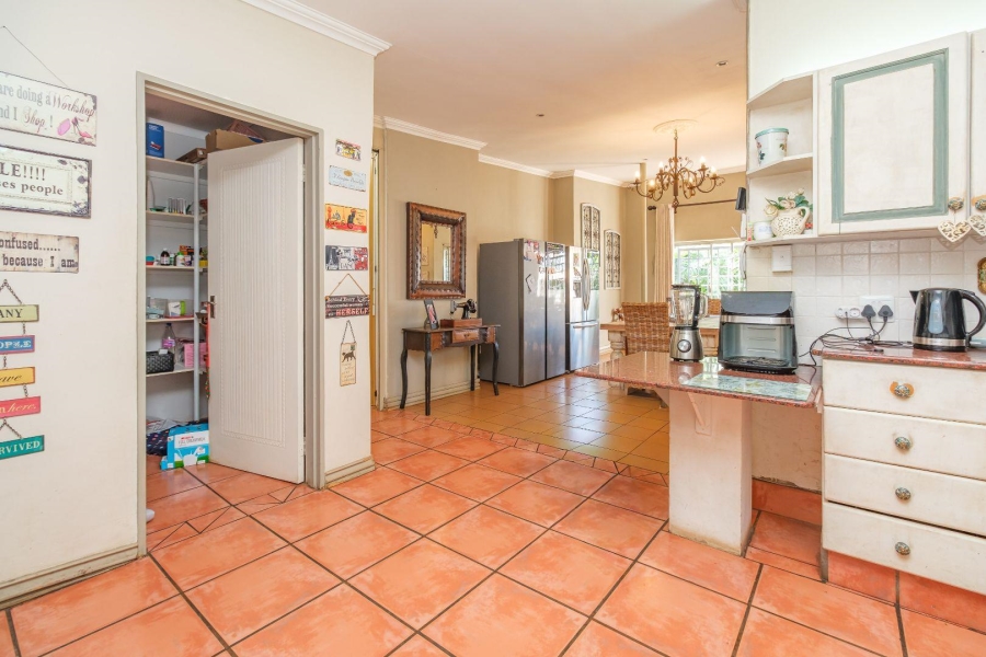 5 Bedroom Property for Sale in Eldoraigne Gauteng