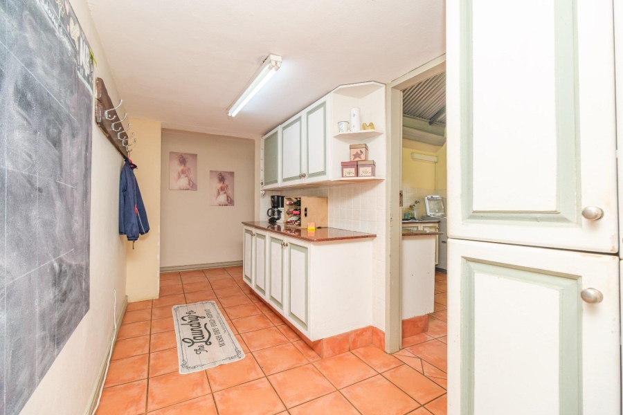 5 Bedroom Property for Sale in Eldoraigne Gauteng