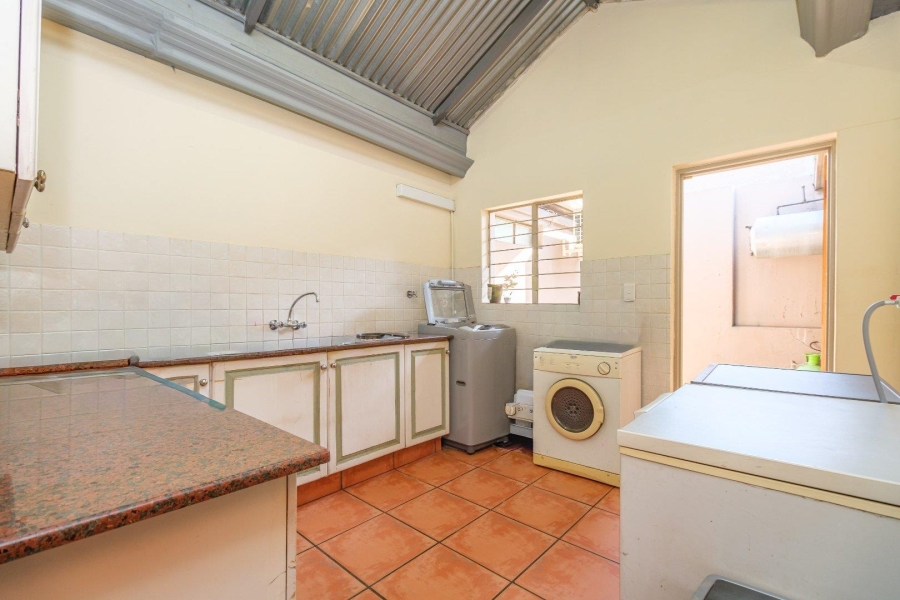 5 Bedroom Property for Sale in Eldoraigne Gauteng