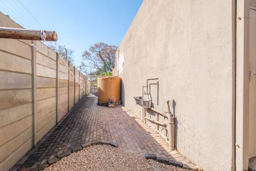 5 Bedroom Property for Sale in Eldoraigne Gauteng