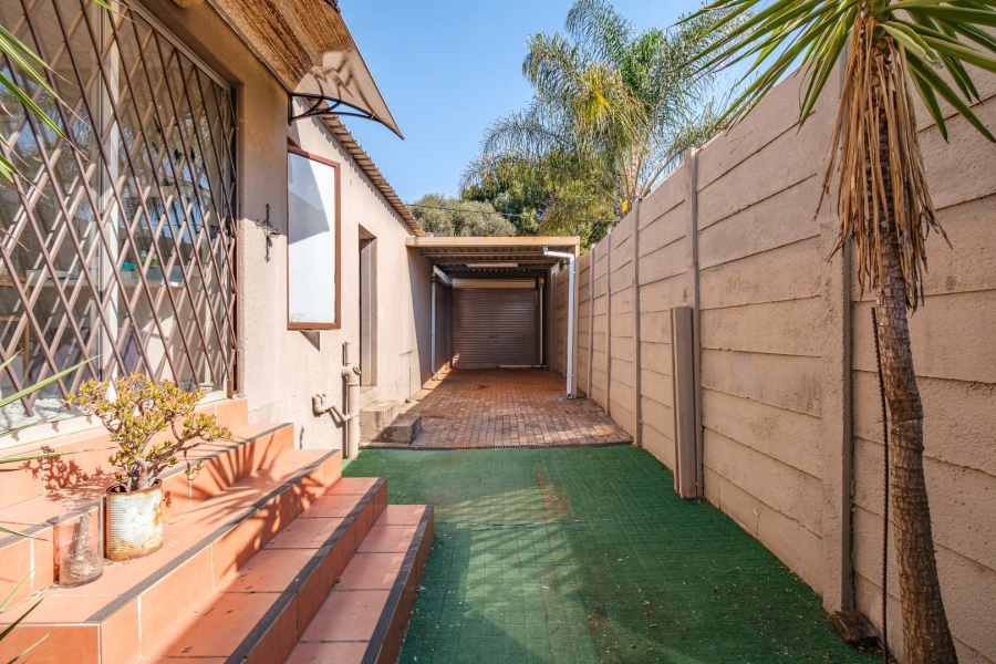 5 Bedroom Property for Sale in Eldoraigne Gauteng