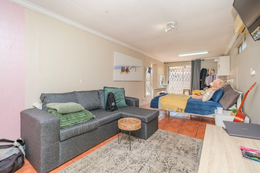 5 Bedroom Property for Sale in Eldoraigne Gauteng