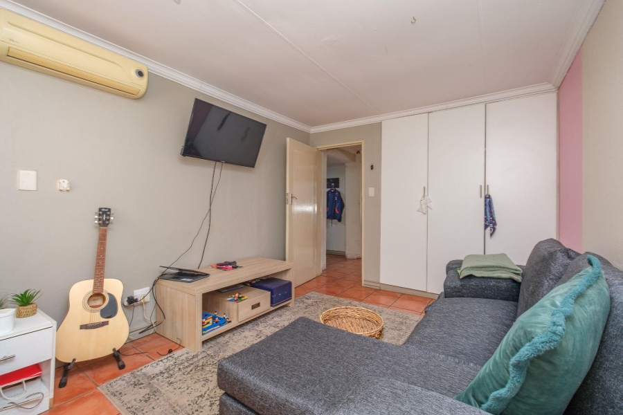 5 Bedroom Property for Sale in Eldoraigne Gauteng