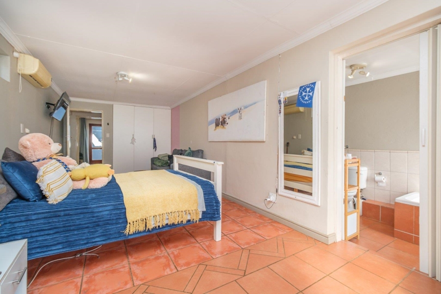 5 Bedroom Property for Sale in Eldoraigne Gauteng