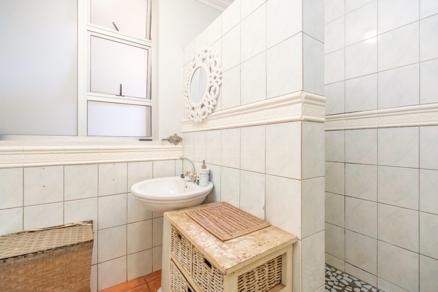 5 Bedroom Property for Sale in Eldoraigne Gauteng