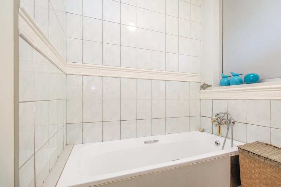 5 Bedroom Property for Sale in Eldoraigne Gauteng
