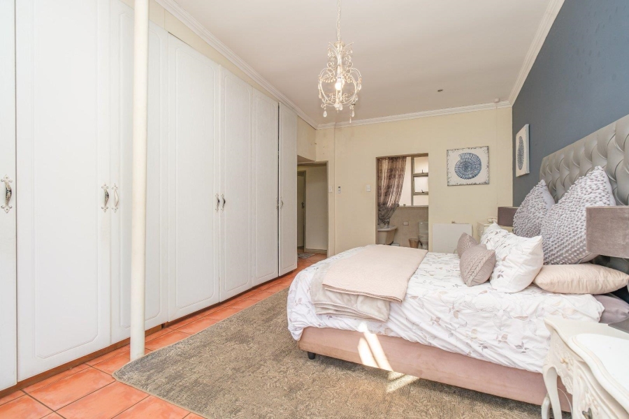 5 Bedroom Property for Sale in Eldoraigne Gauteng