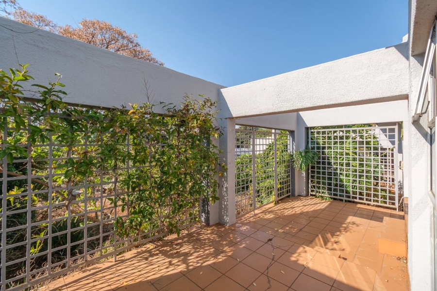 5 Bedroom Property for Sale in Eldoraigne Gauteng