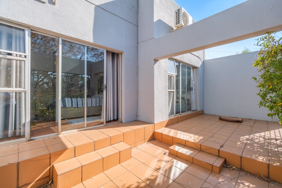 5 Bedroom Property for Sale in Eldoraigne Gauteng