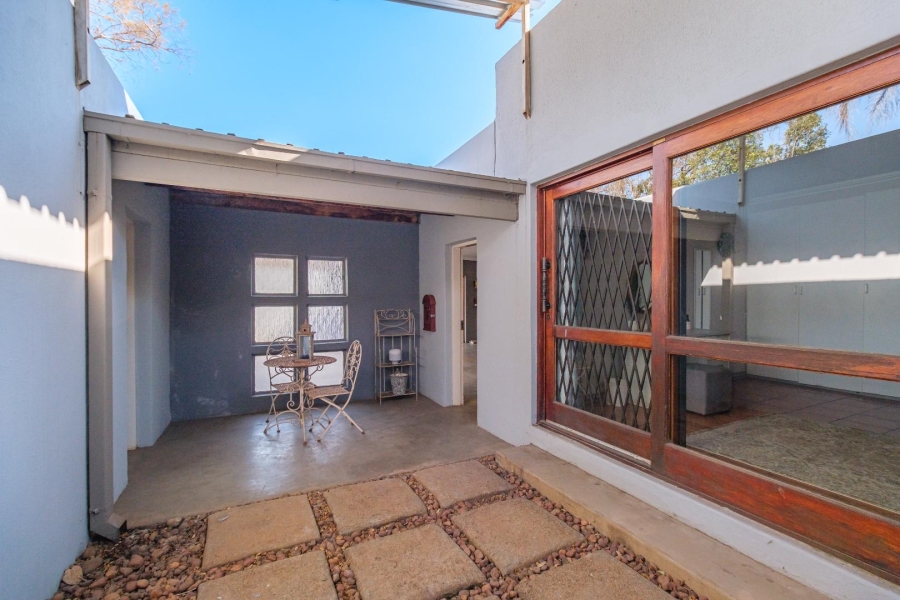 5 Bedroom Property for Sale in Eldoraigne Gauteng