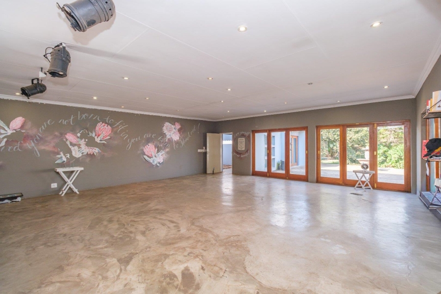 5 Bedroom Property for Sale in Eldoraigne Gauteng