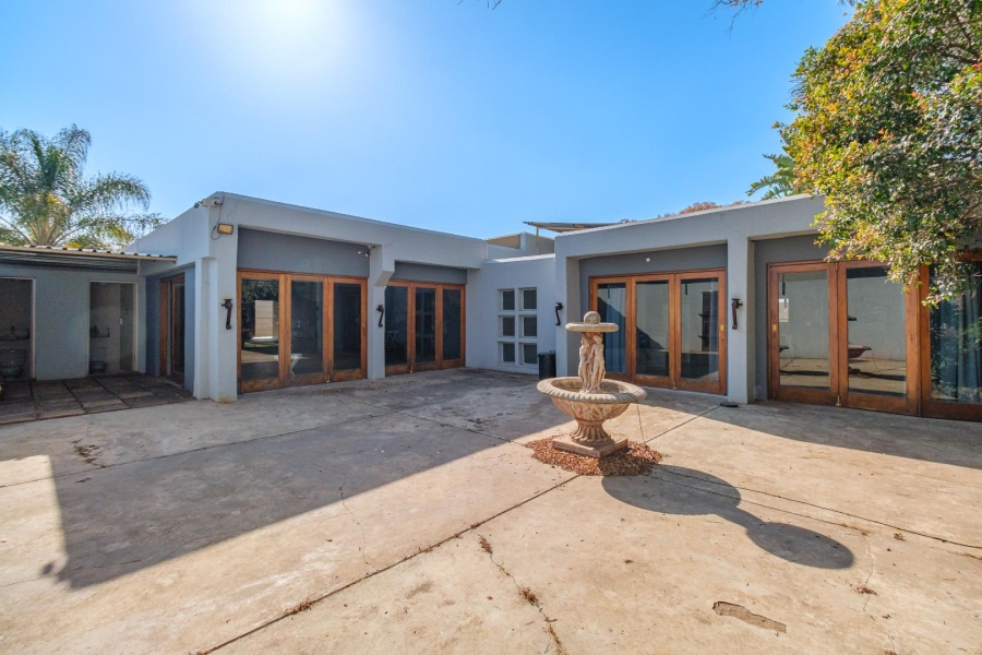5 Bedroom Property for Sale in Eldoraigne Gauteng