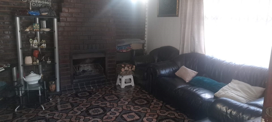 3 Bedroom Property for Sale in Brackendowns Gauteng