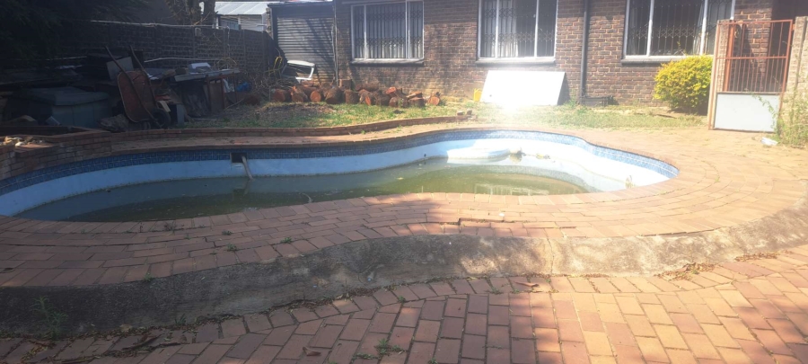 3 Bedroom Property for Sale in Brackendowns Gauteng
