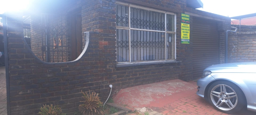 3 Bedroom Property for Sale in Brackendowns Gauteng
