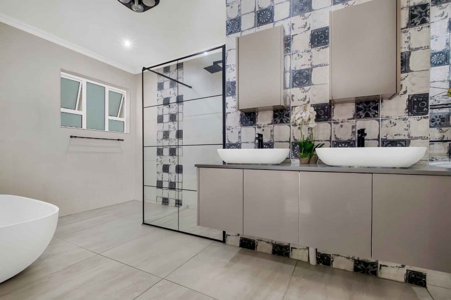 4 Bedroom Property for Sale in Halfway Gardens Gauteng