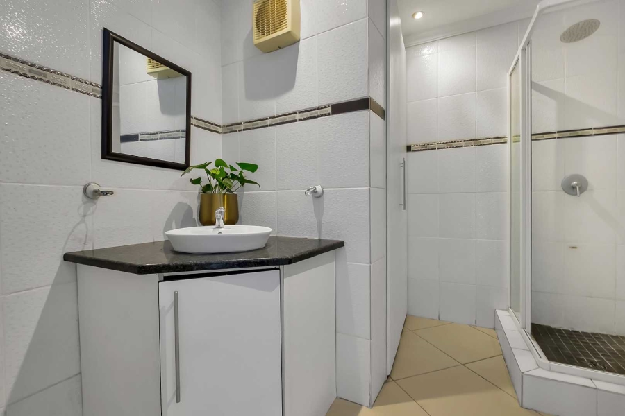 4 Bedroom Property for Sale in Halfway Gardens Gauteng